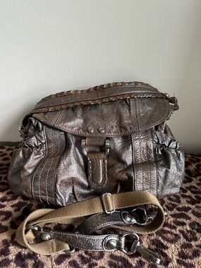 B. Makowski Silver Gold Metallic Leopard Line Shoulder / Crossbody Purse